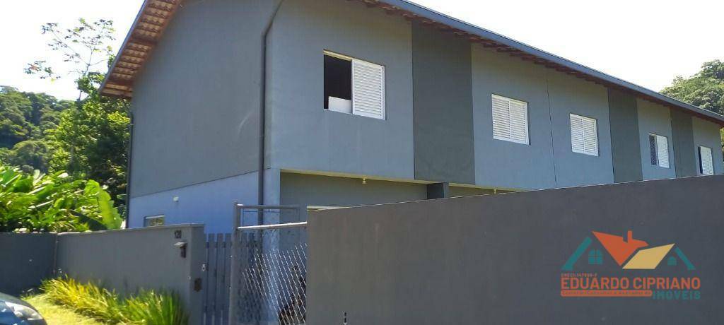 Casa para alugar com 2 quartos, 65m² - Foto 3