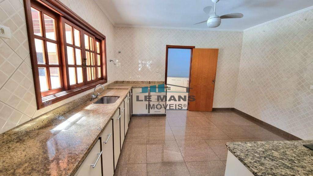 Casa à venda com 3 quartos, 220m² - Foto 20