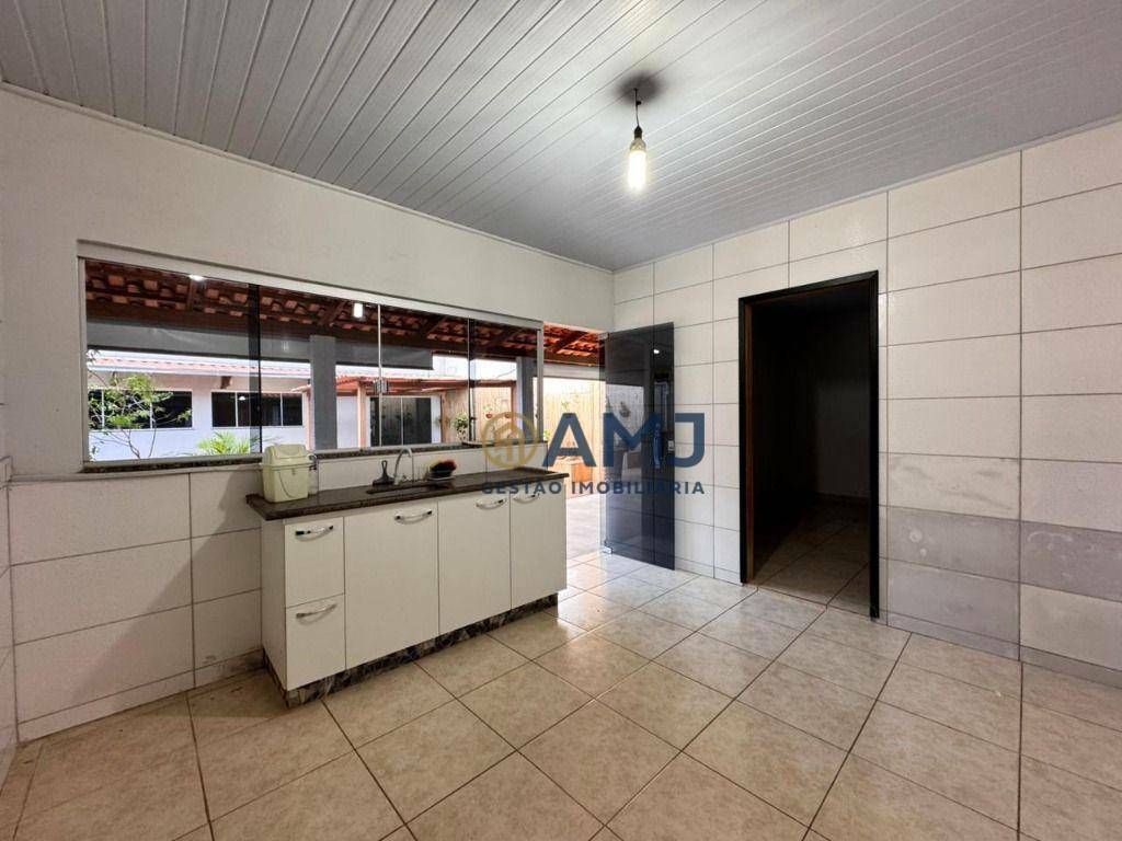 Casa para alugar com 3 quartos, 301m² - Foto 28