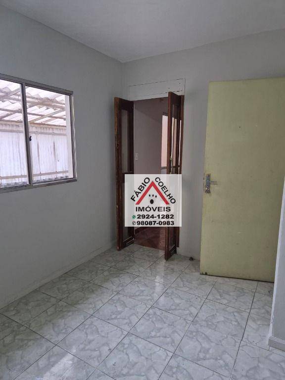 Casa à venda com 2 quartos, 100m² - Foto 4