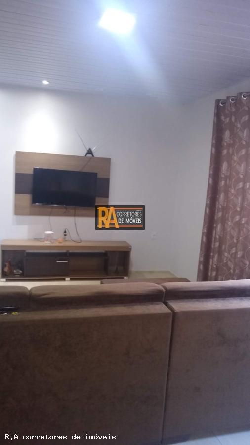 Casa à venda com 1 quarto, 300m² - Foto 2