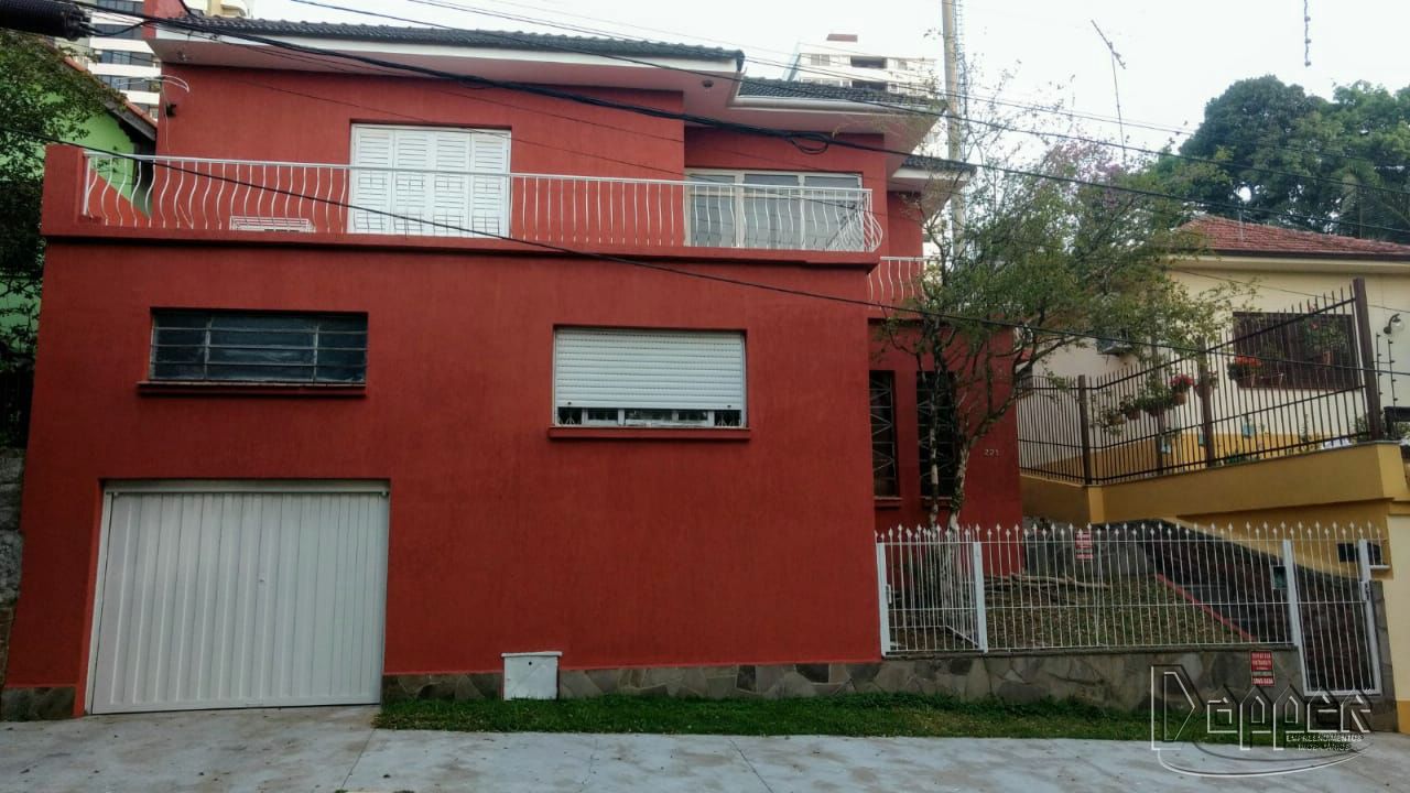 Casa à venda com 3 quartos, 288m² - Foto 1