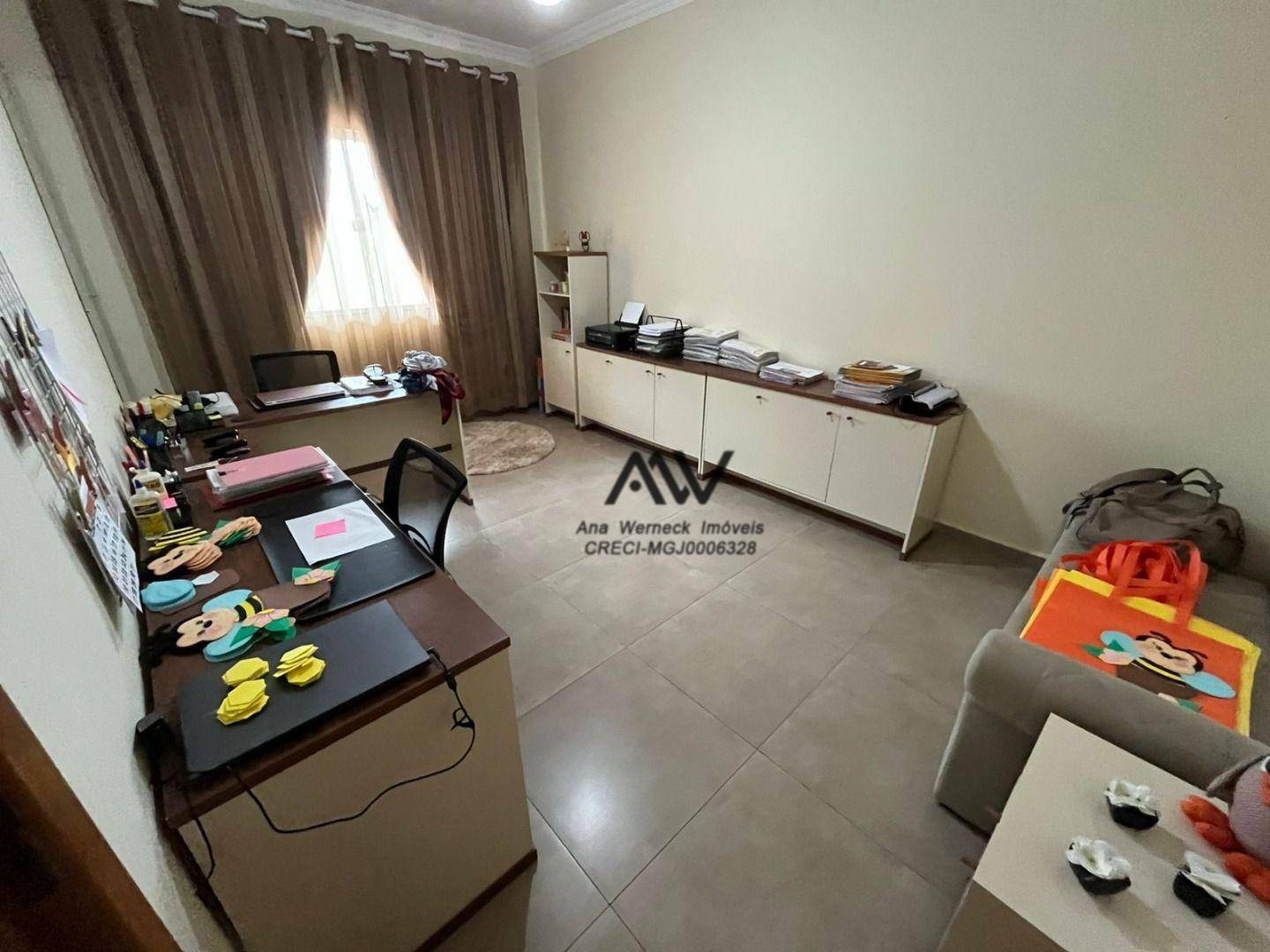 Casa à venda com 4 quartos, 344m² - Foto 14