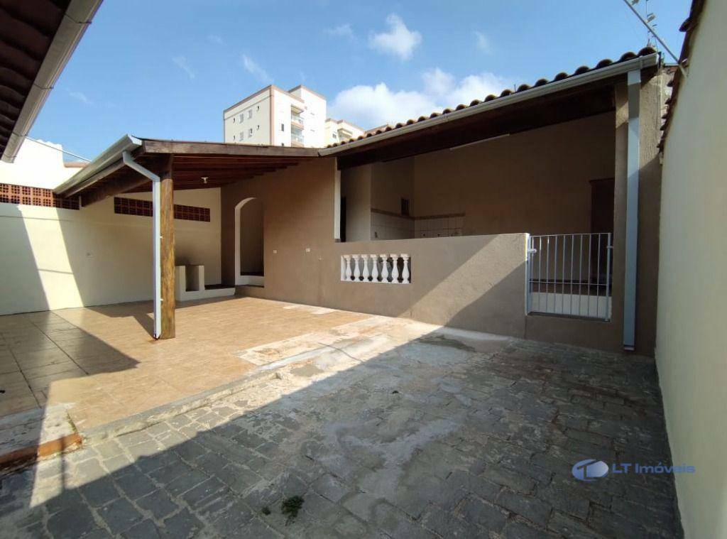 Casa à venda e aluguel com 4 quartos, 220m² - Foto 22