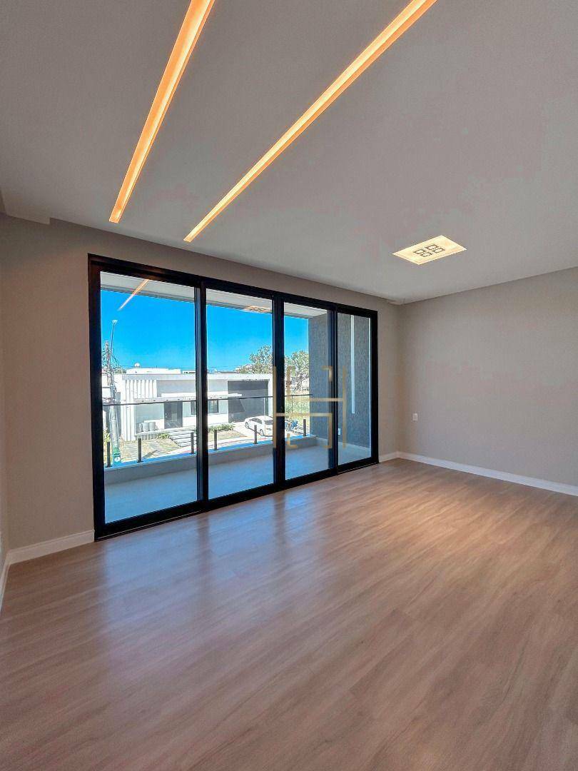 Casa de Condomínio à venda com 4 quartos, 330m² - Foto 8