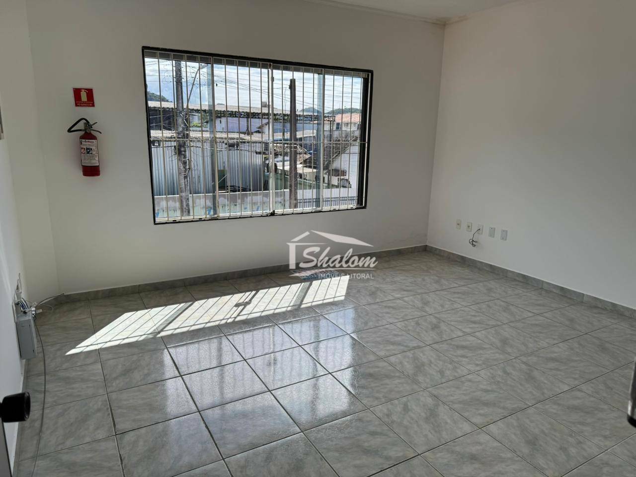 Prédio Inteiro para alugar, 150m² - Foto 2