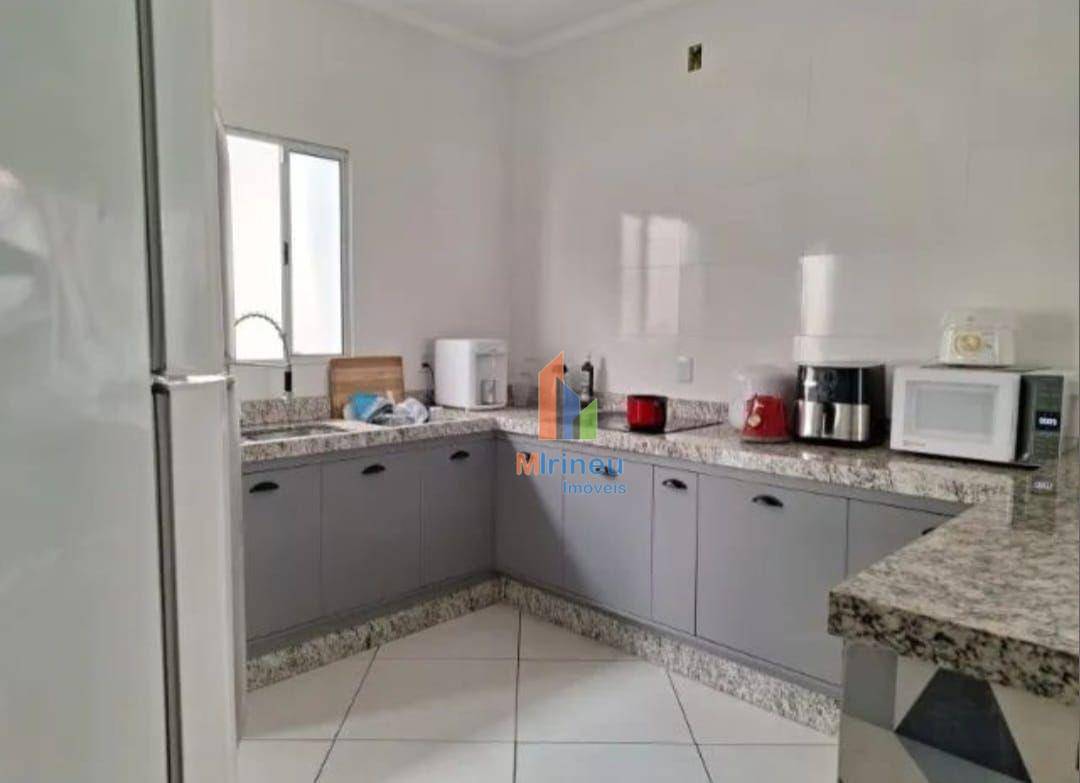 Casa à venda com 3 quartos, 250m² - Foto 9