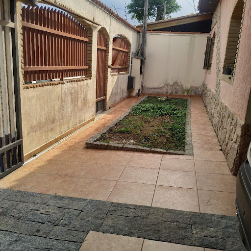 Casa à venda com 3 quartos, 280m² - Foto 2