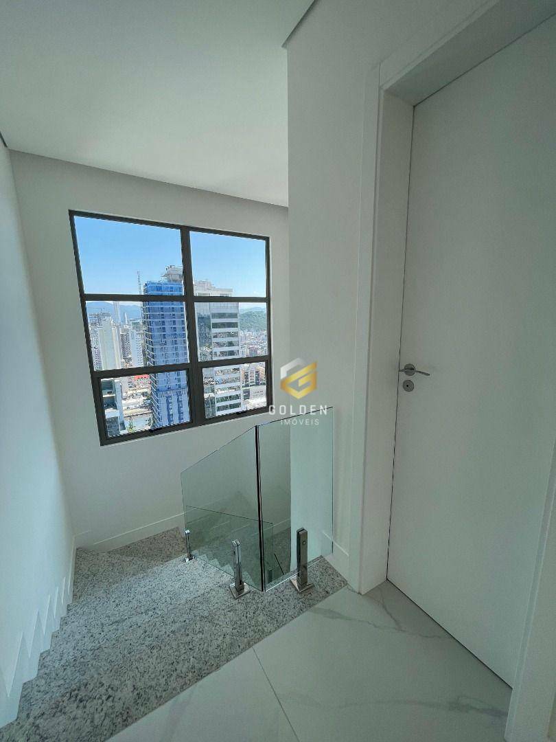 Apartamento à venda com 5 quartos, 321m² - Foto 7