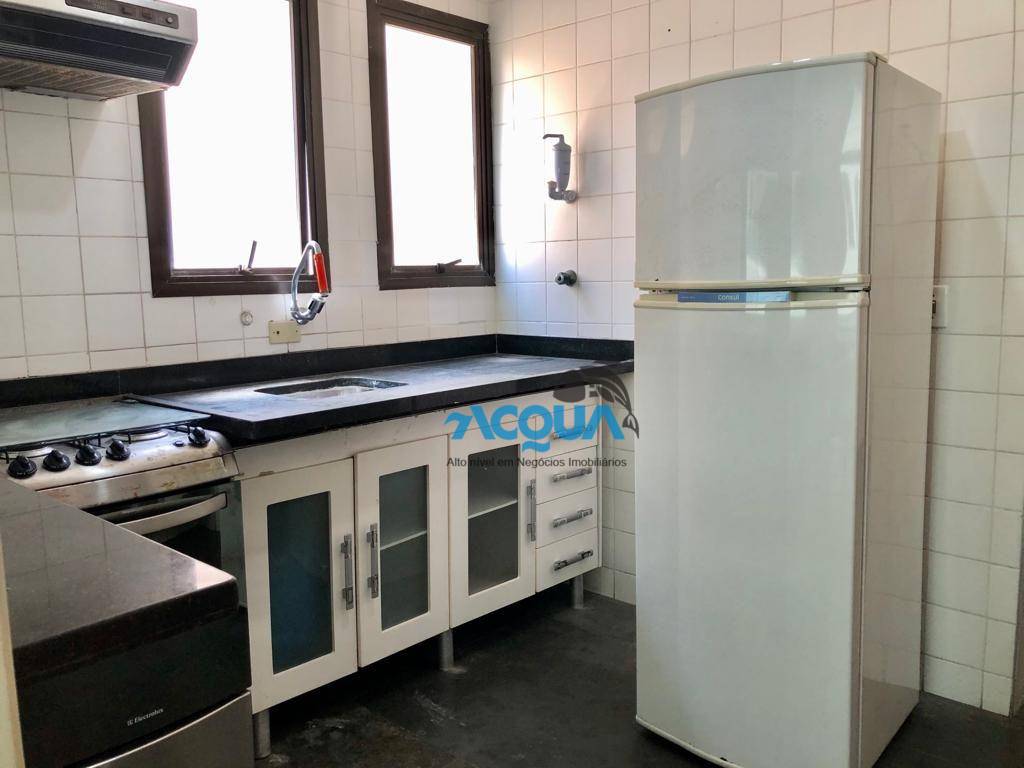 Apartamento à venda com 3 quartos, 170m² - Foto 2