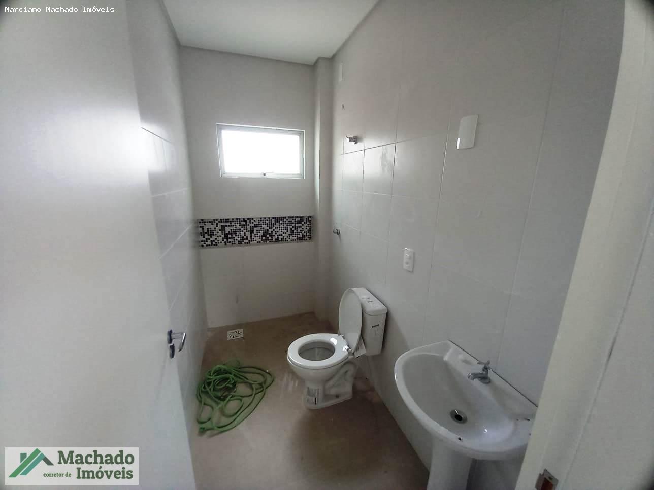 Casa à venda com 2 quartos, 95m² - Foto 11