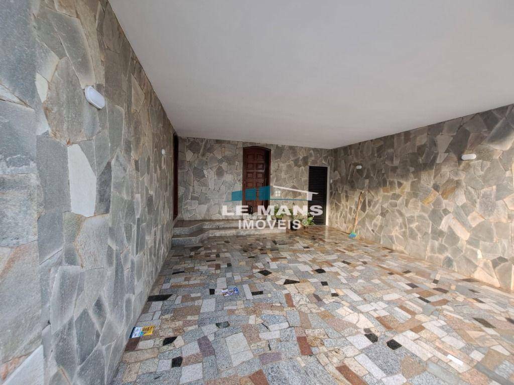 Casa à venda com 4 quartos, 250m² - Foto 4