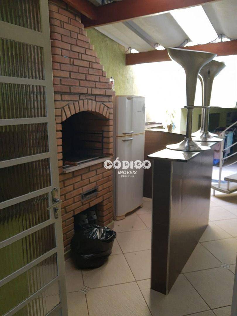 Sobrado à venda com 3 quartos, 234m² - Foto 11