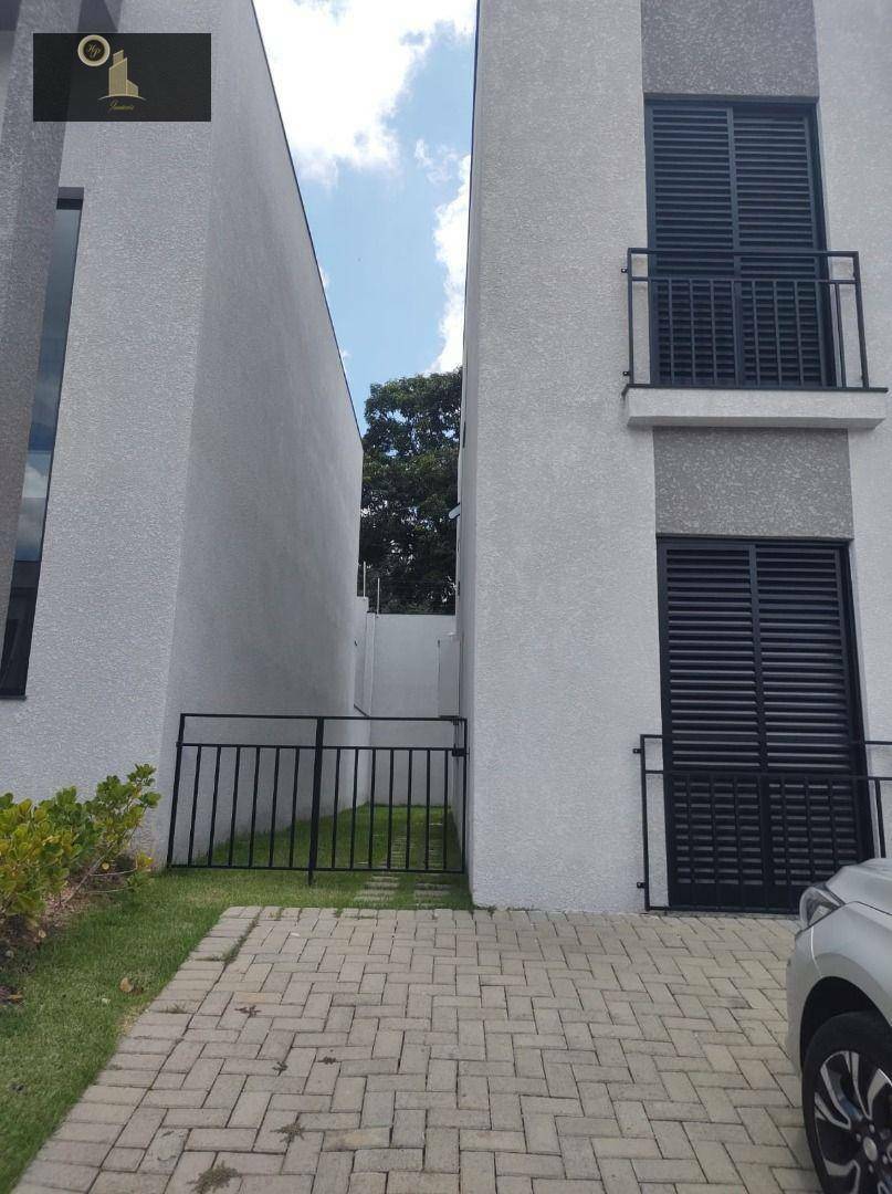 Casa de Condomínio para alugar com 3 quartos, 145m² - Foto 2