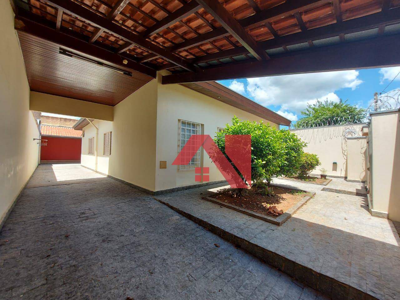 Casa à venda com 3 quartos, 140m² - Foto 1