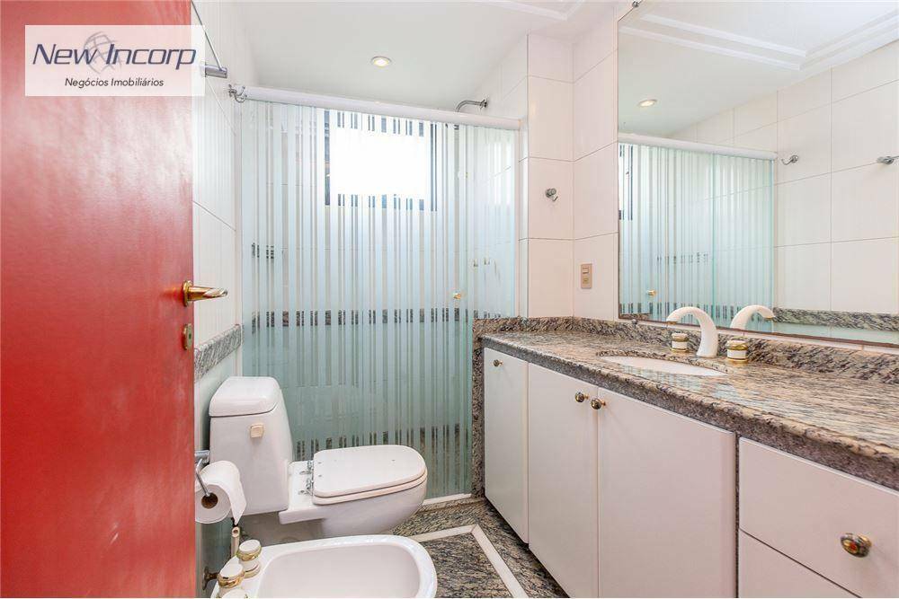 Apartamento à venda com 3 quartos, 222m² - Foto 11