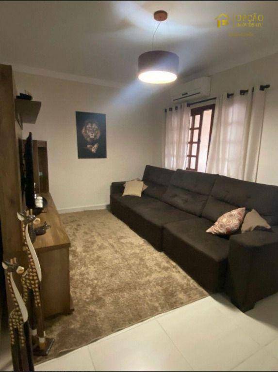 Casa à venda com 2 quartos, 103m² - Foto 1