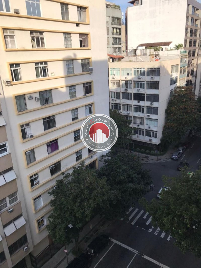 Apartamento à venda com 4 quartos, 222m² - Foto 1