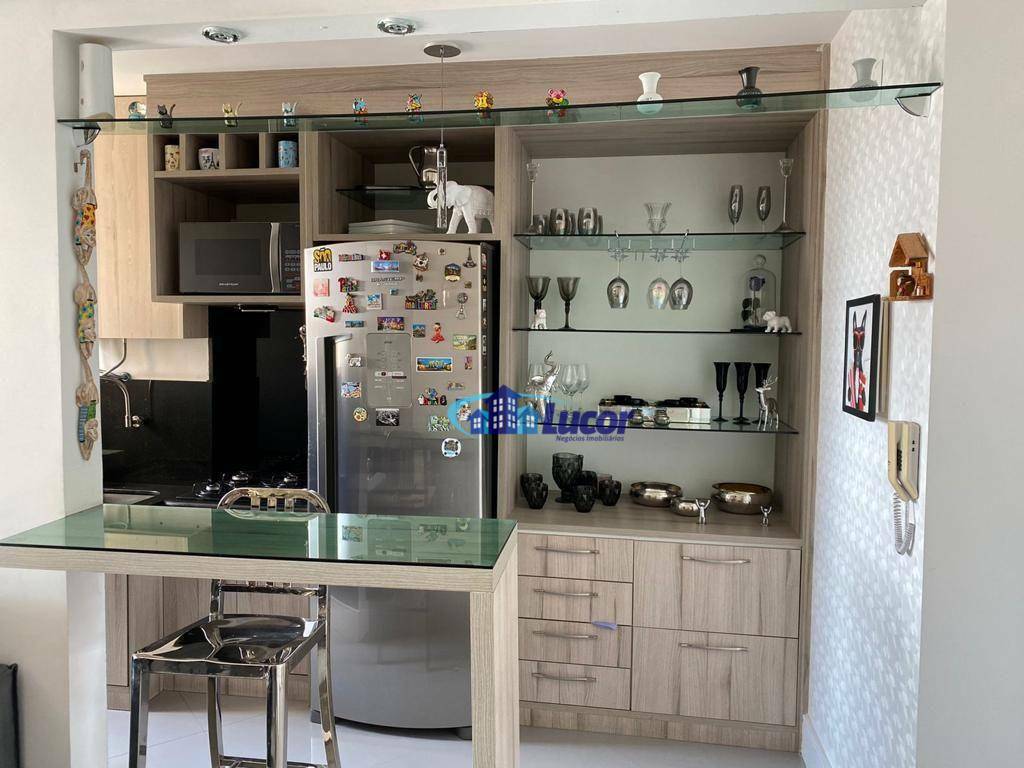 Apartamento à venda com 2 quartos, 61m² - Foto 5