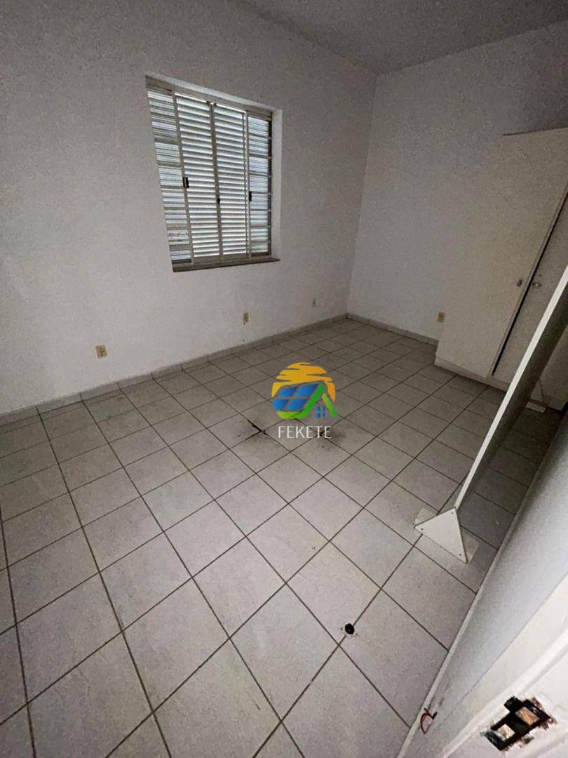 Casa à venda com 4 quartos, 329m² - Foto 11