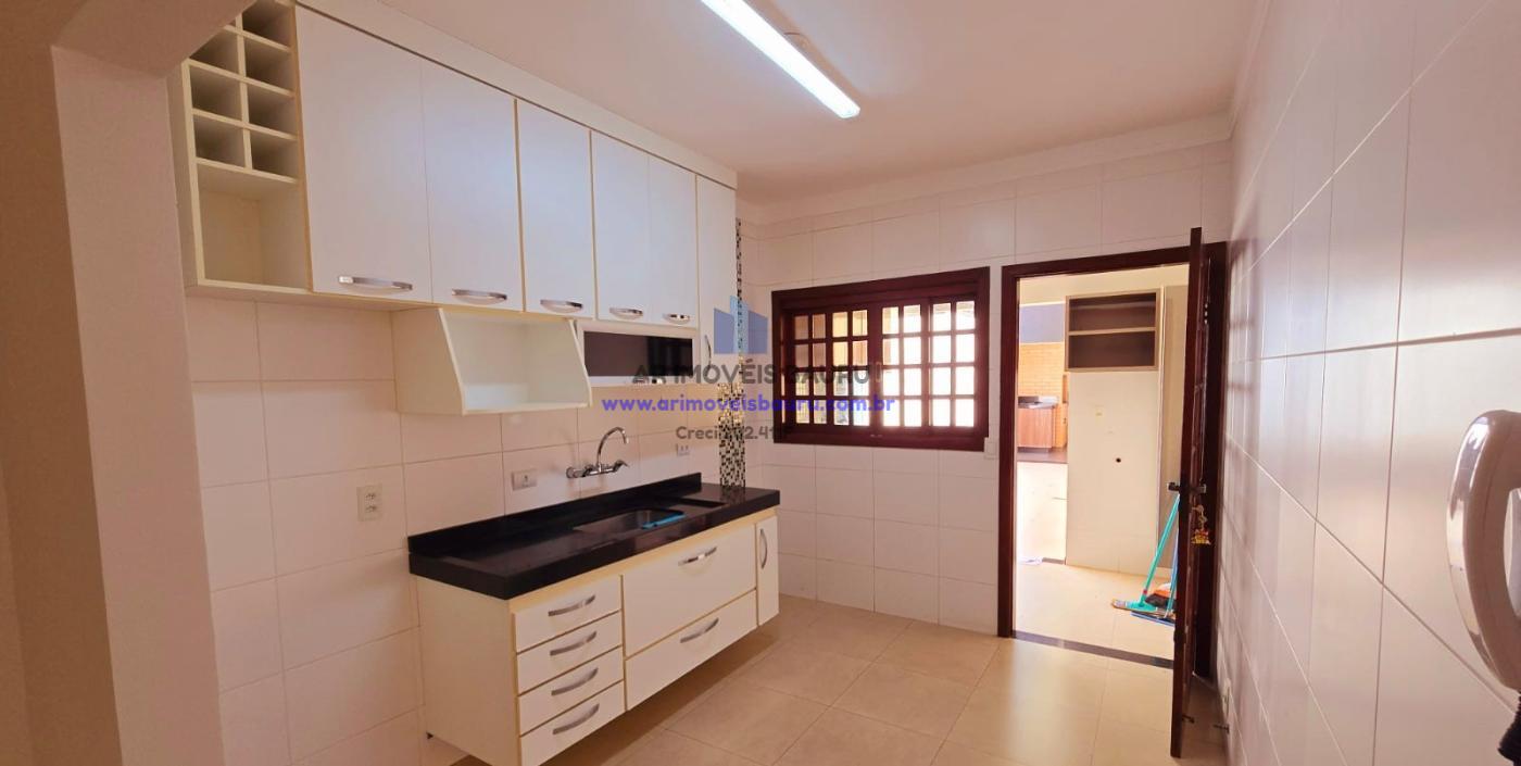 Casa à venda com 3 quartos, 270m² - Foto 6