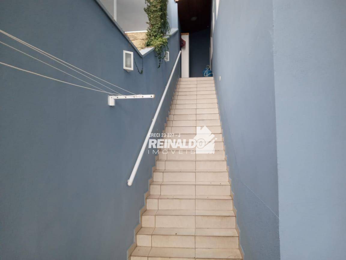 Casa à venda com 3 quartos, 180m² - Foto 3