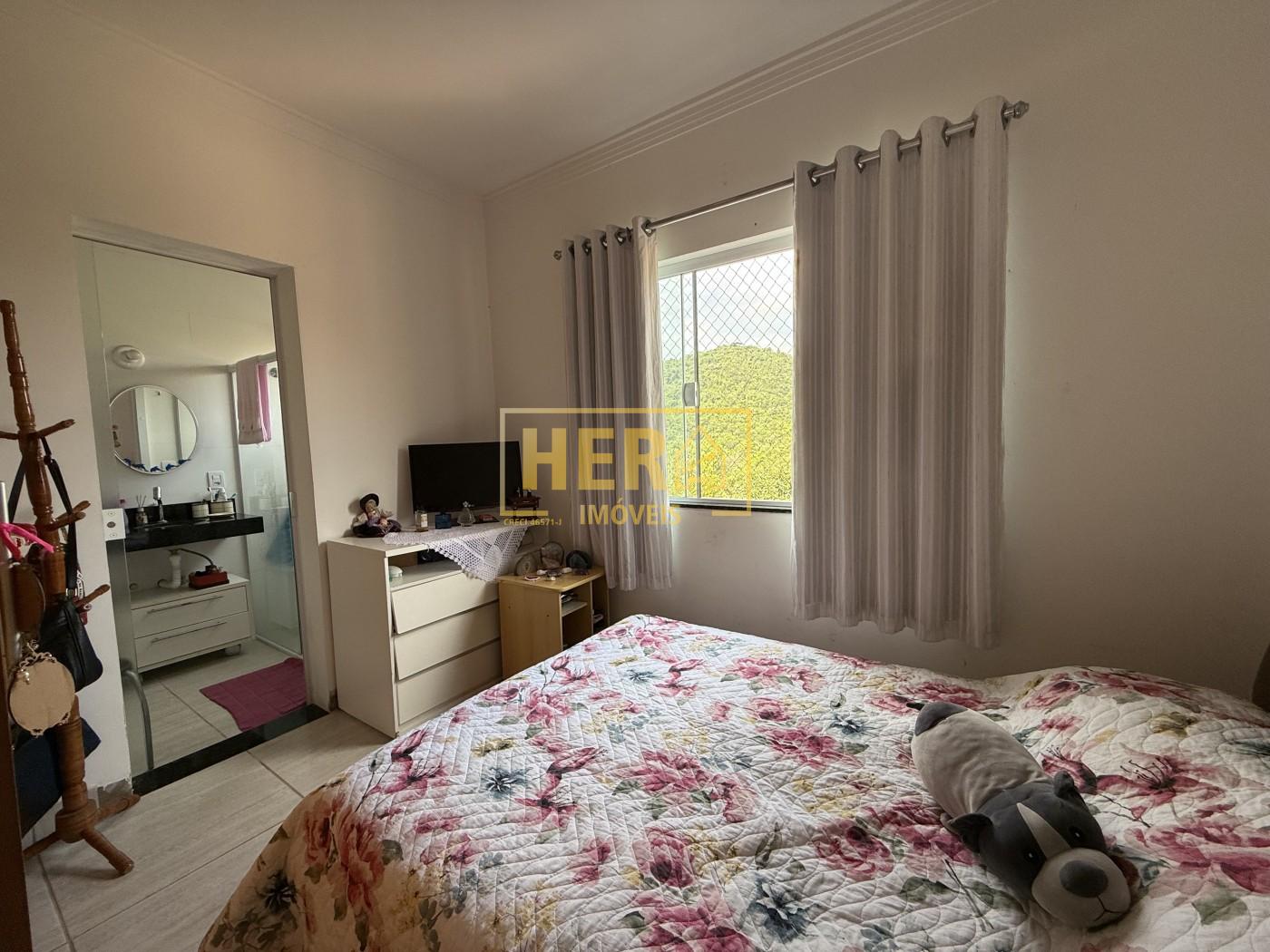 Chácara à venda com 7 quartos, 2120m² - Foto 18
