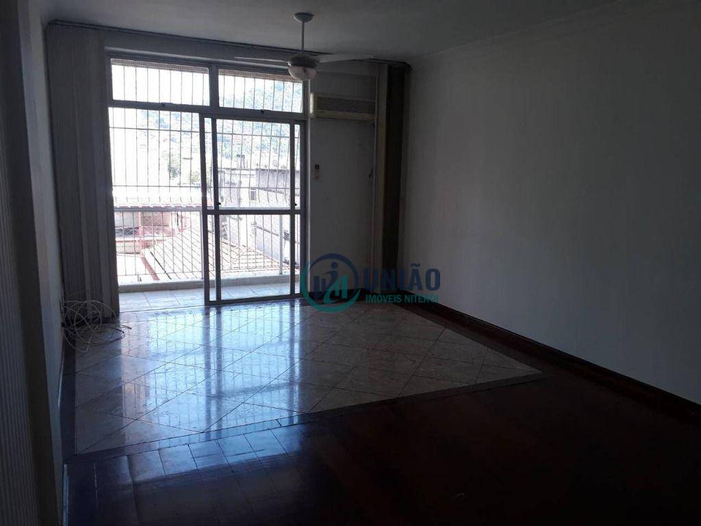 Apartamento à venda com 2 quartos, 71m² - Foto 2