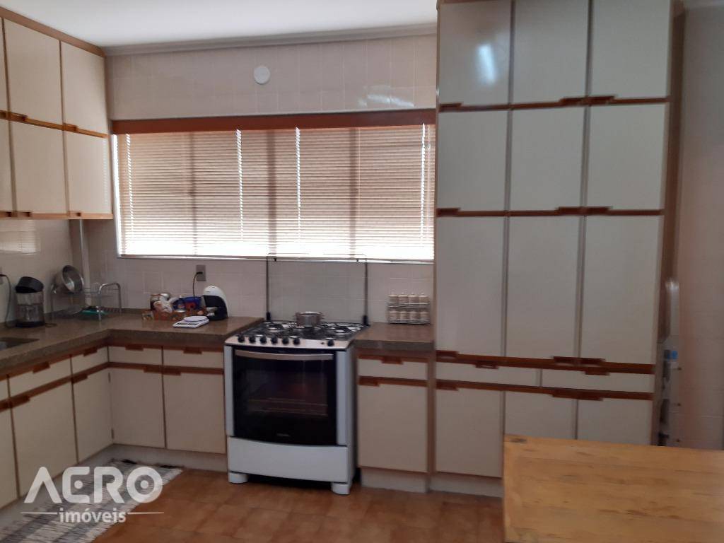 Apartamento à venda com 4 quartos, 249m² - Foto 9