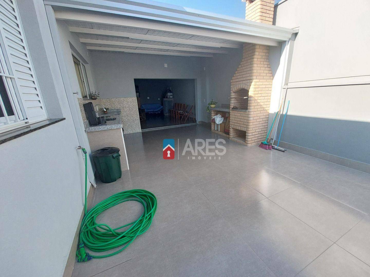 Casa à venda com 4 quartos, 205m² - Foto 8