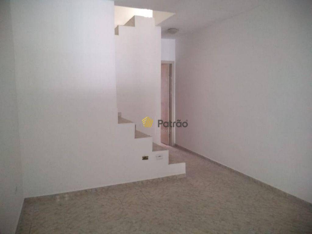 Sobrado à venda com 2 quartos, 220m² - Foto 3