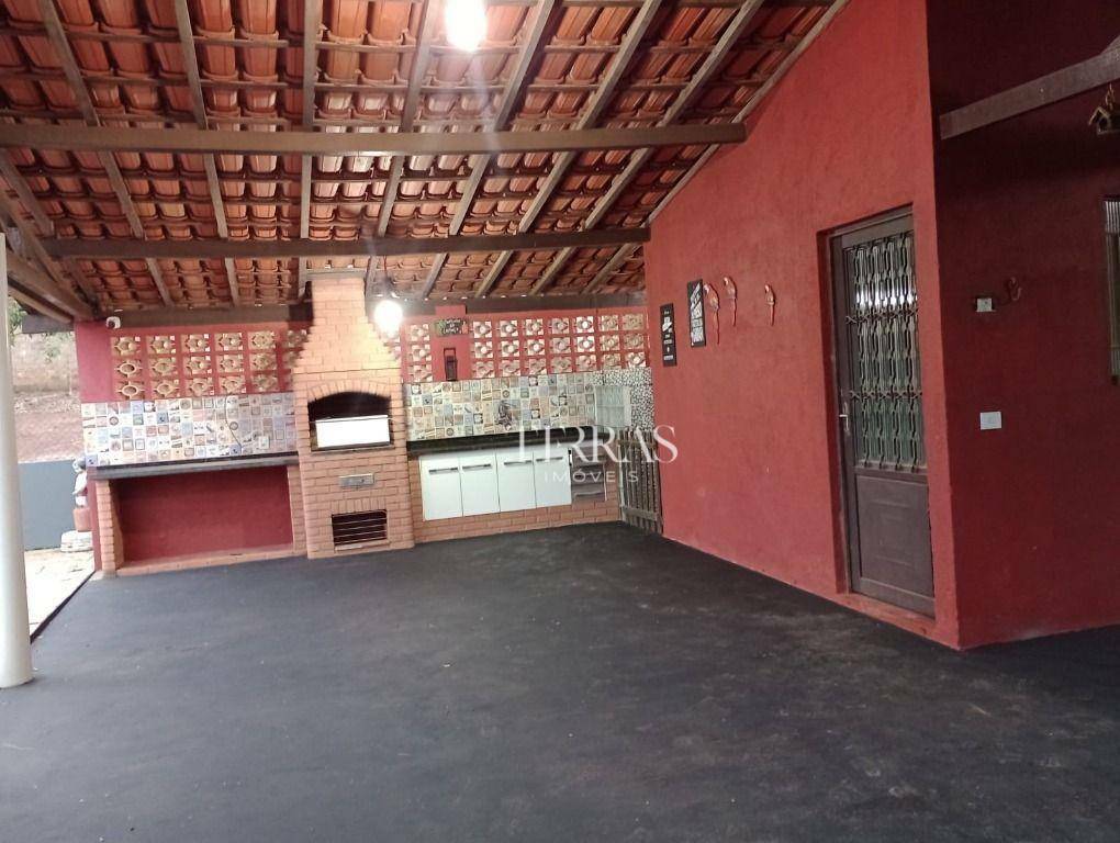 Chácara à venda com 3 quartos, 220m² - Foto 8