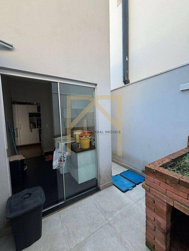 Casa à venda com 3 quartos, 208m² - Foto 31