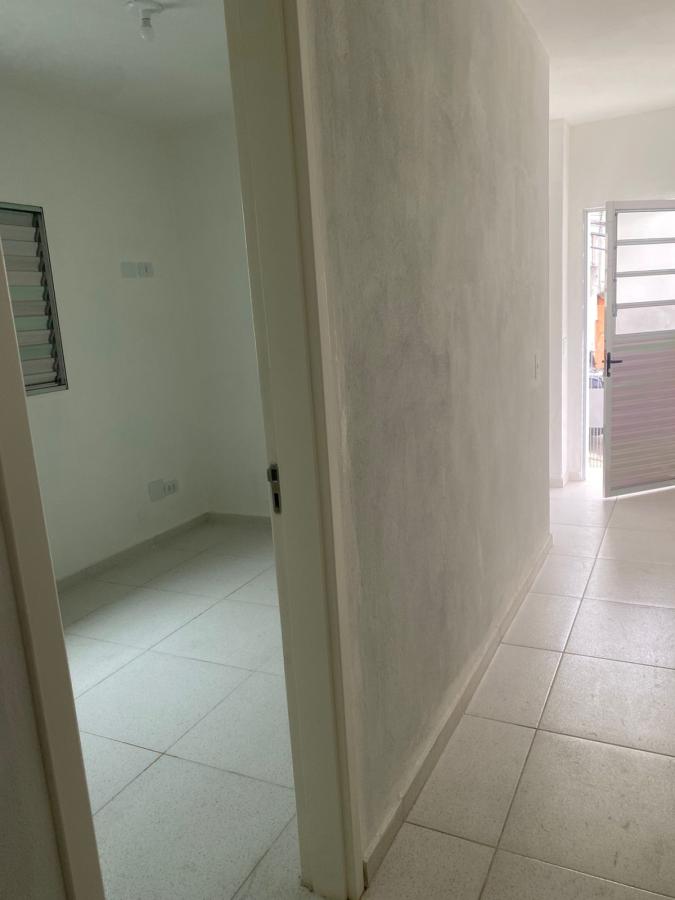 Casa para alugar com 2 quartos, 50m² - Foto 1