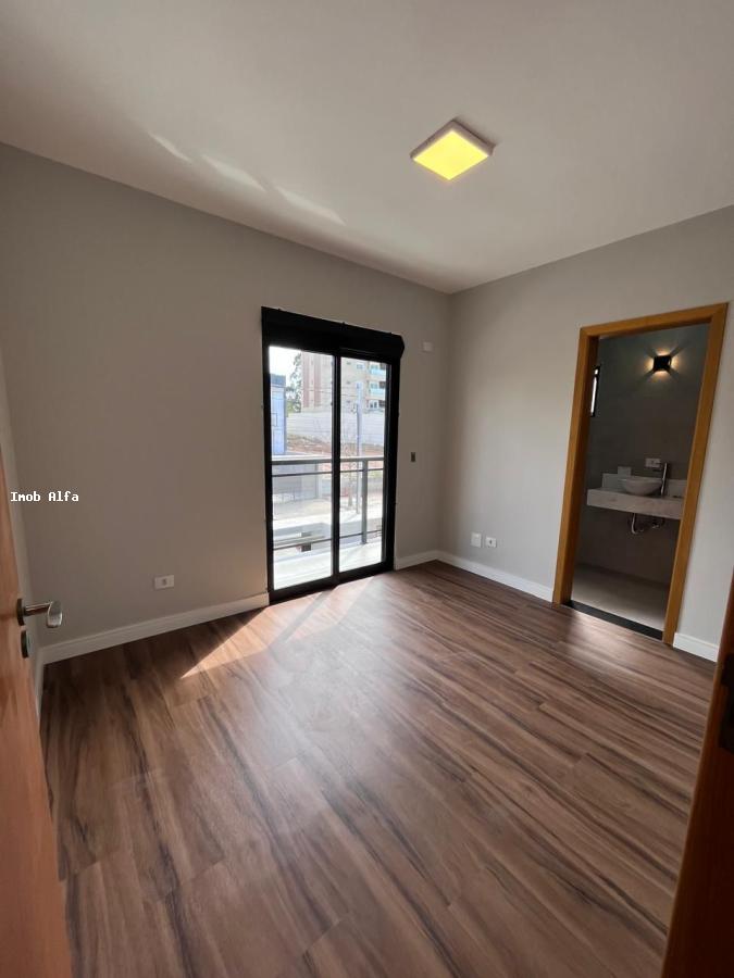 Casa à venda com 3 quartos, 185m² - Foto 1