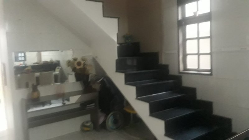 Casa à venda com 3 quartos, 240m² - Foto 8