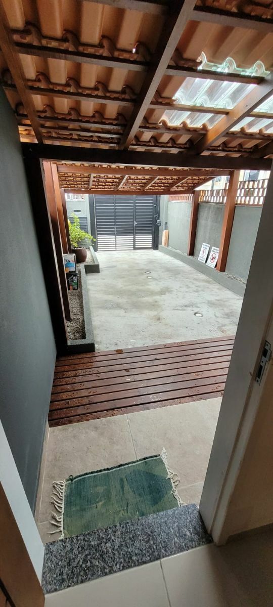 Casa à venda com 2 quartos, 72m² - Foto 4