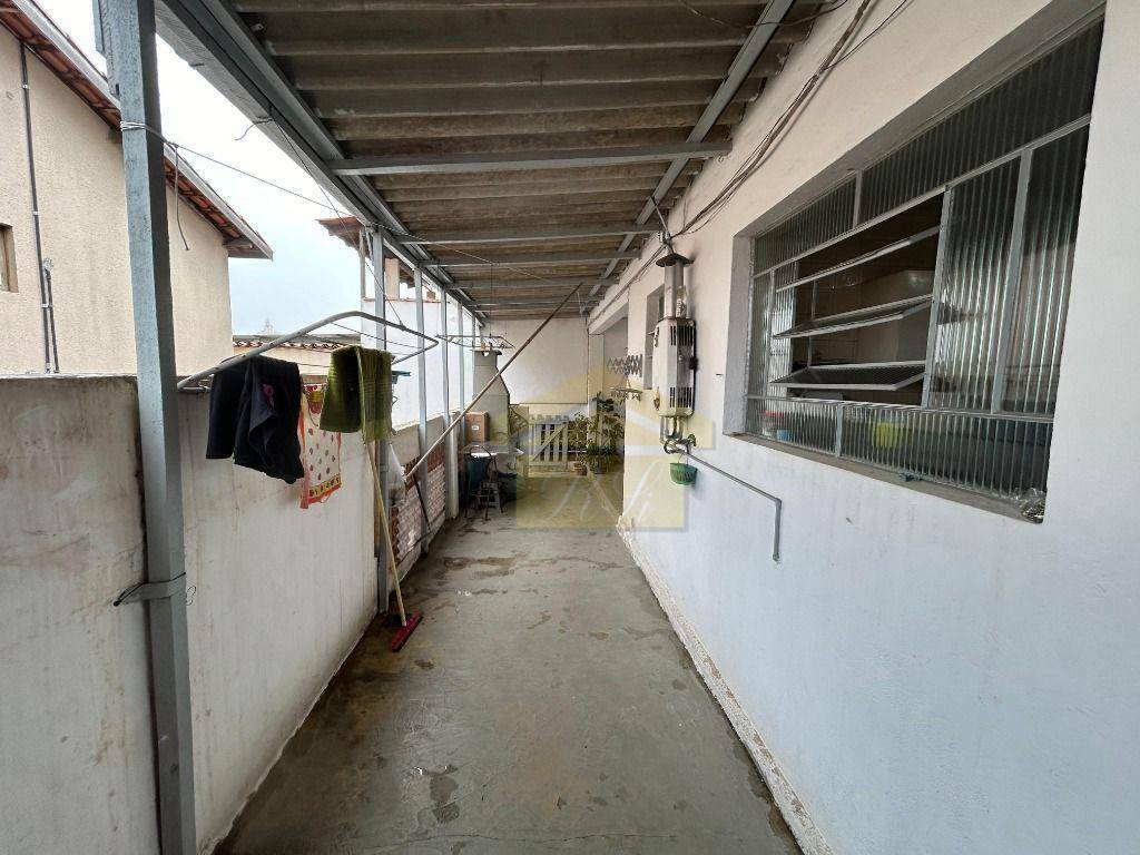 Sobrado à venda com 3 quartos, 300m² - Foto 41