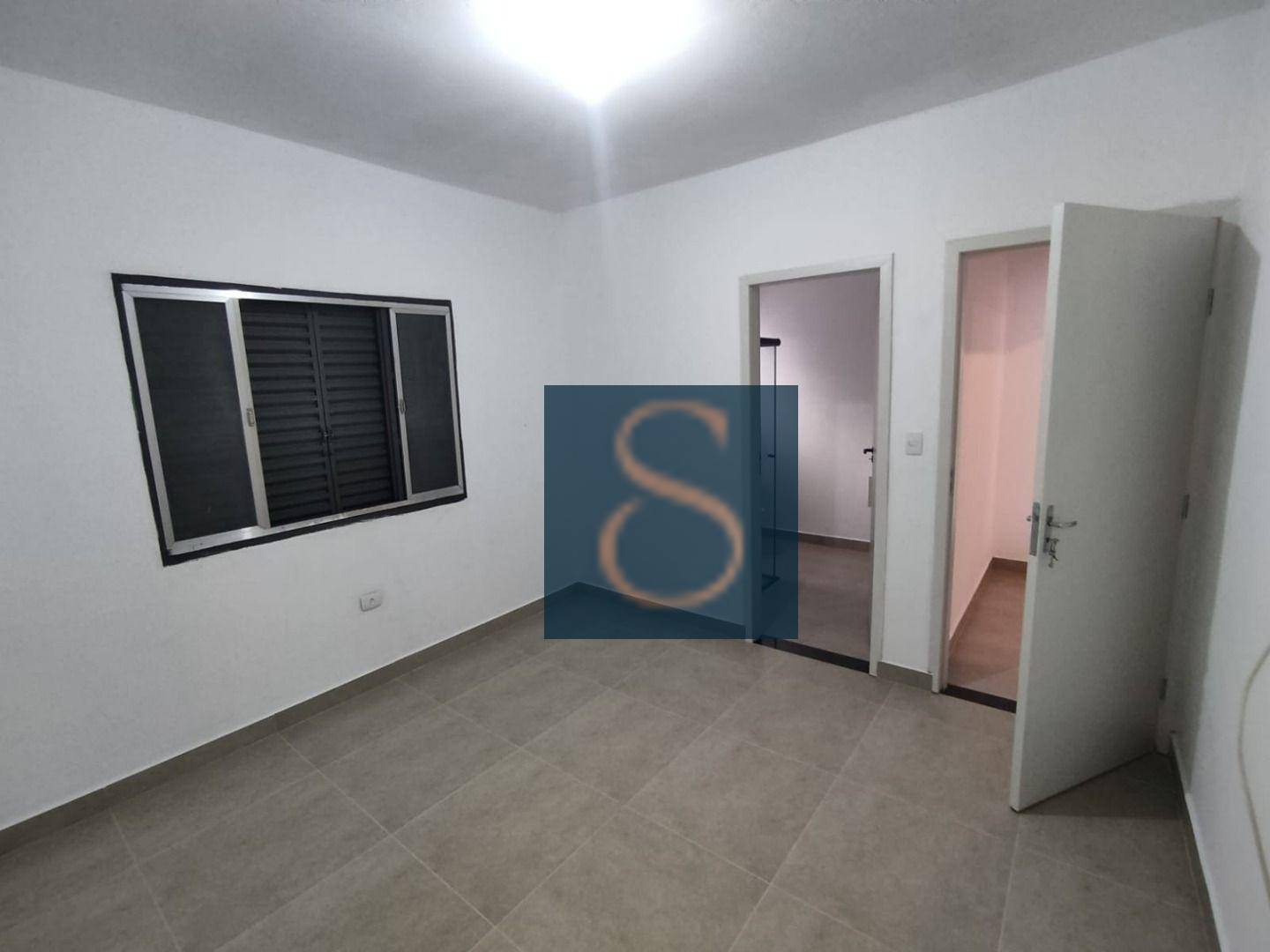 Casa à venda com 3 quartos, 225m² - Foto 4