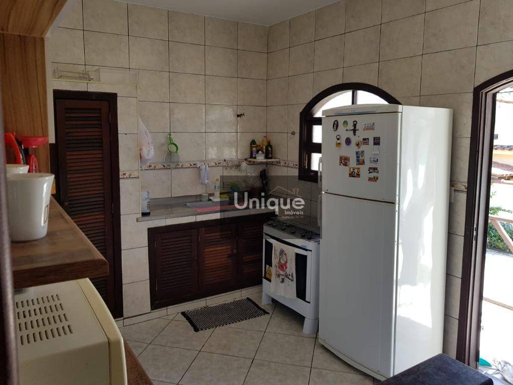 Casa à venda com 4 quartos, 180m² - Foto 9