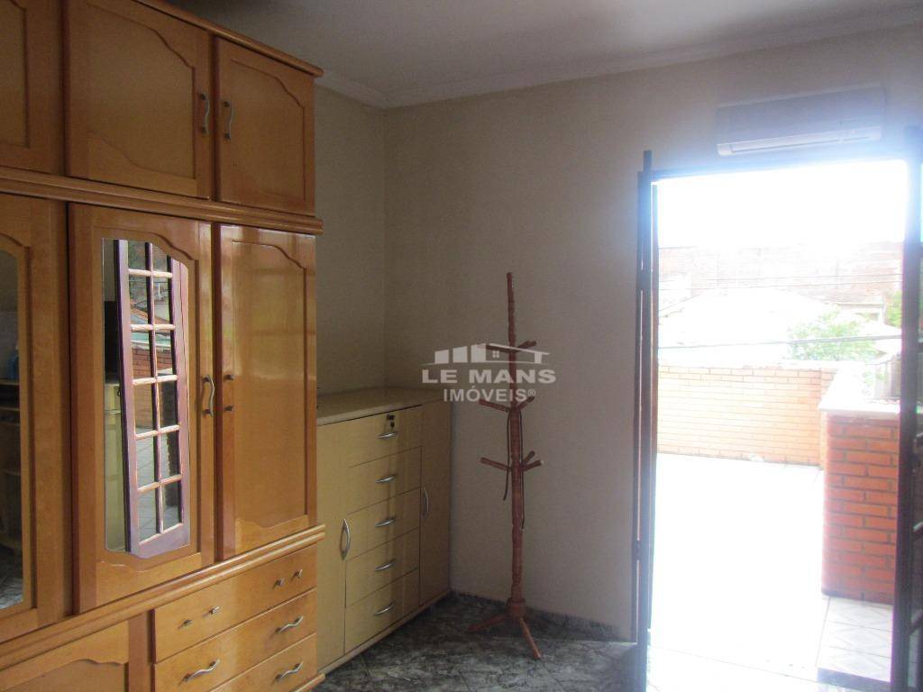 Casa à venda com 3 quartos, 200m² - Foto 4