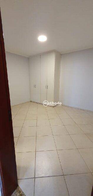 Casa de Condomínio para alugar com 3 quartos, 248m² - Foto 12