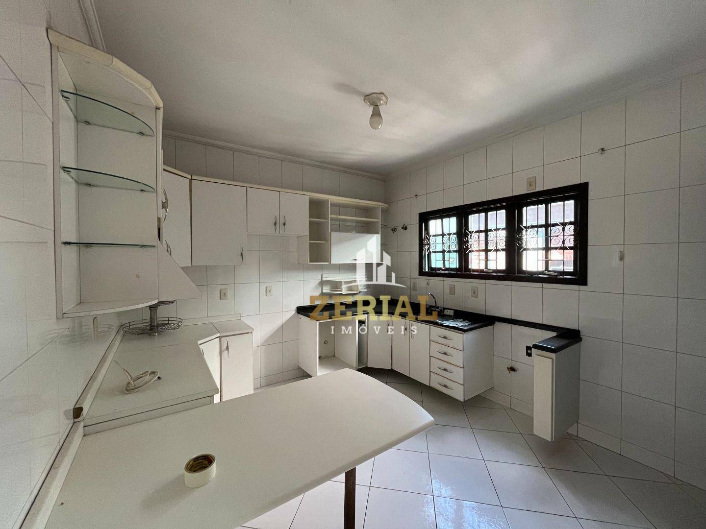 Sobrado à venda com 3 quartos, 300m² - Foto 4