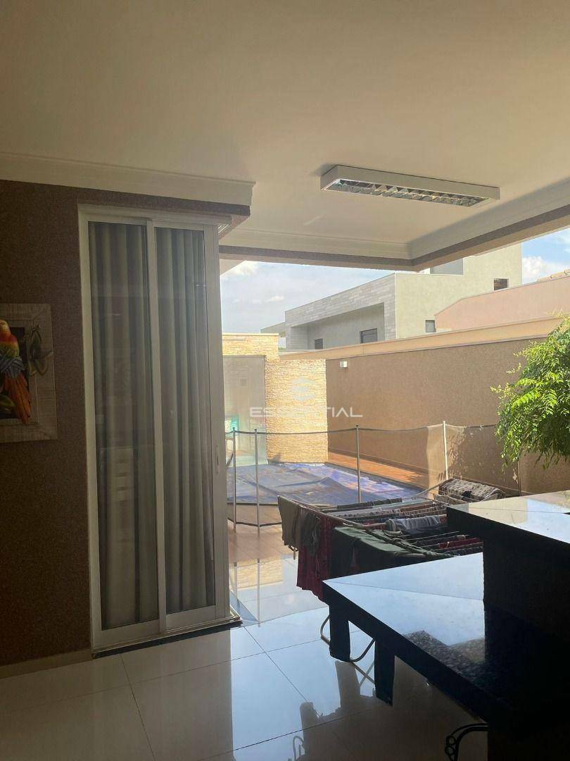 Casa de Condomínio à venda com 3 quartos, 250m² - Foto 12