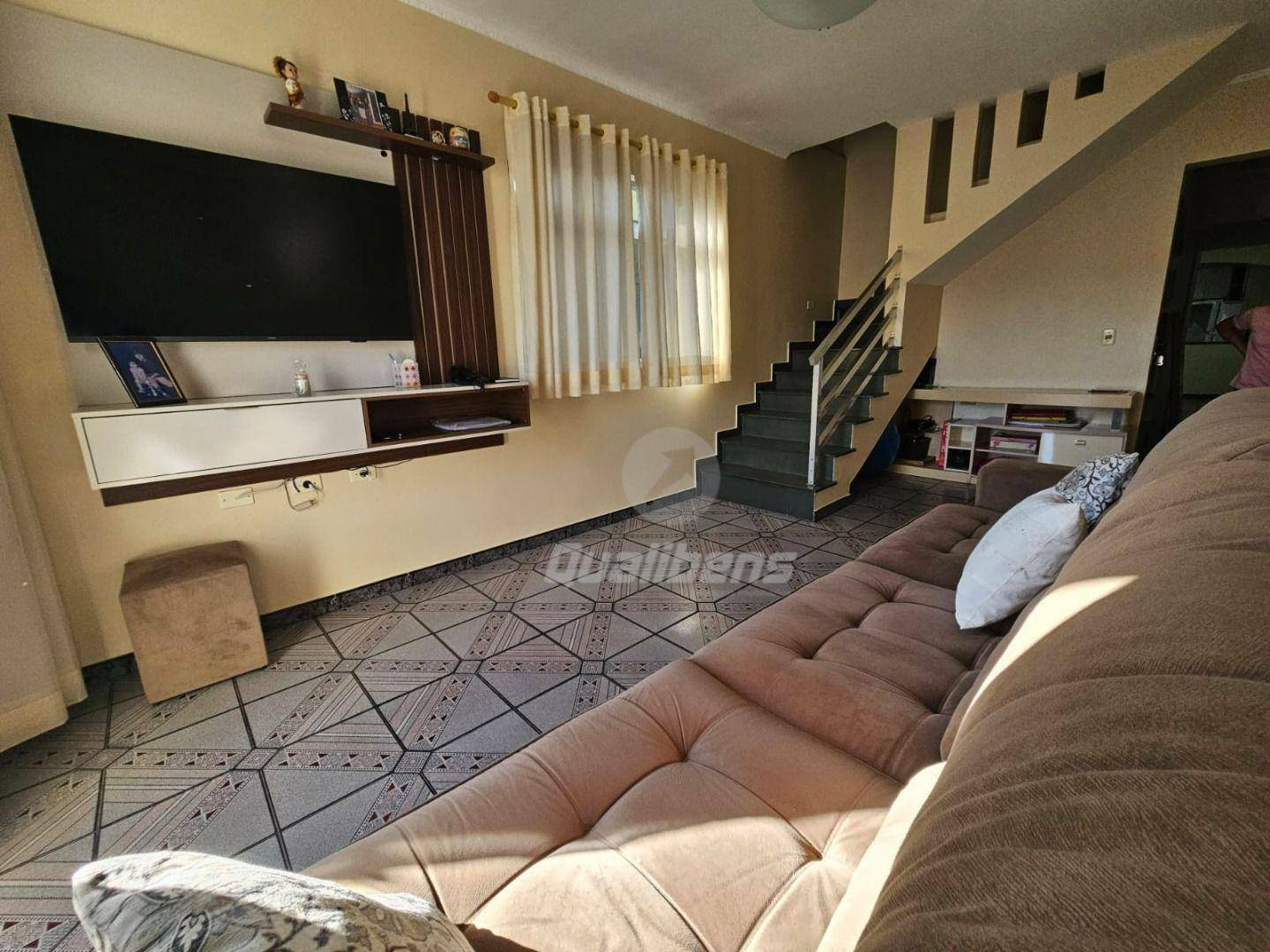 Sobrado à venda com 3 quartos, 215m² - Foto 2