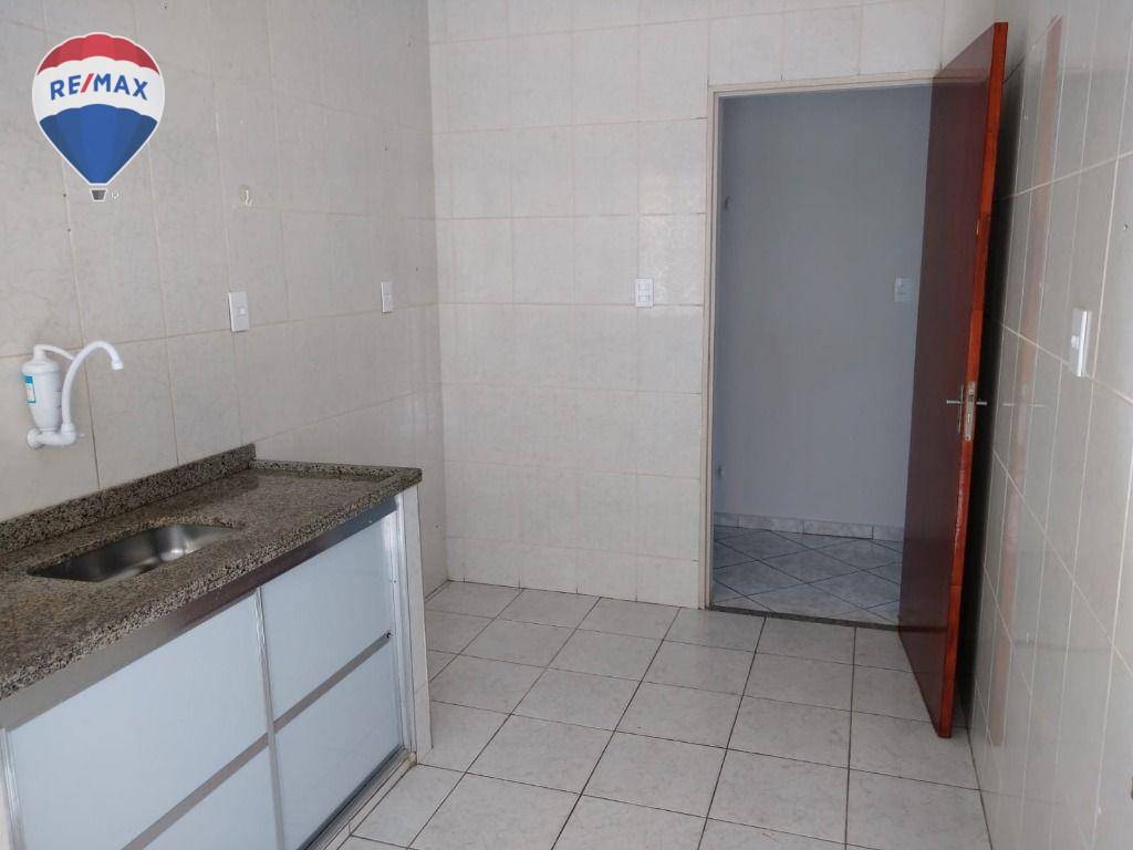 Apartamento para alugar com 2 quartos, 64m² - Foto 14