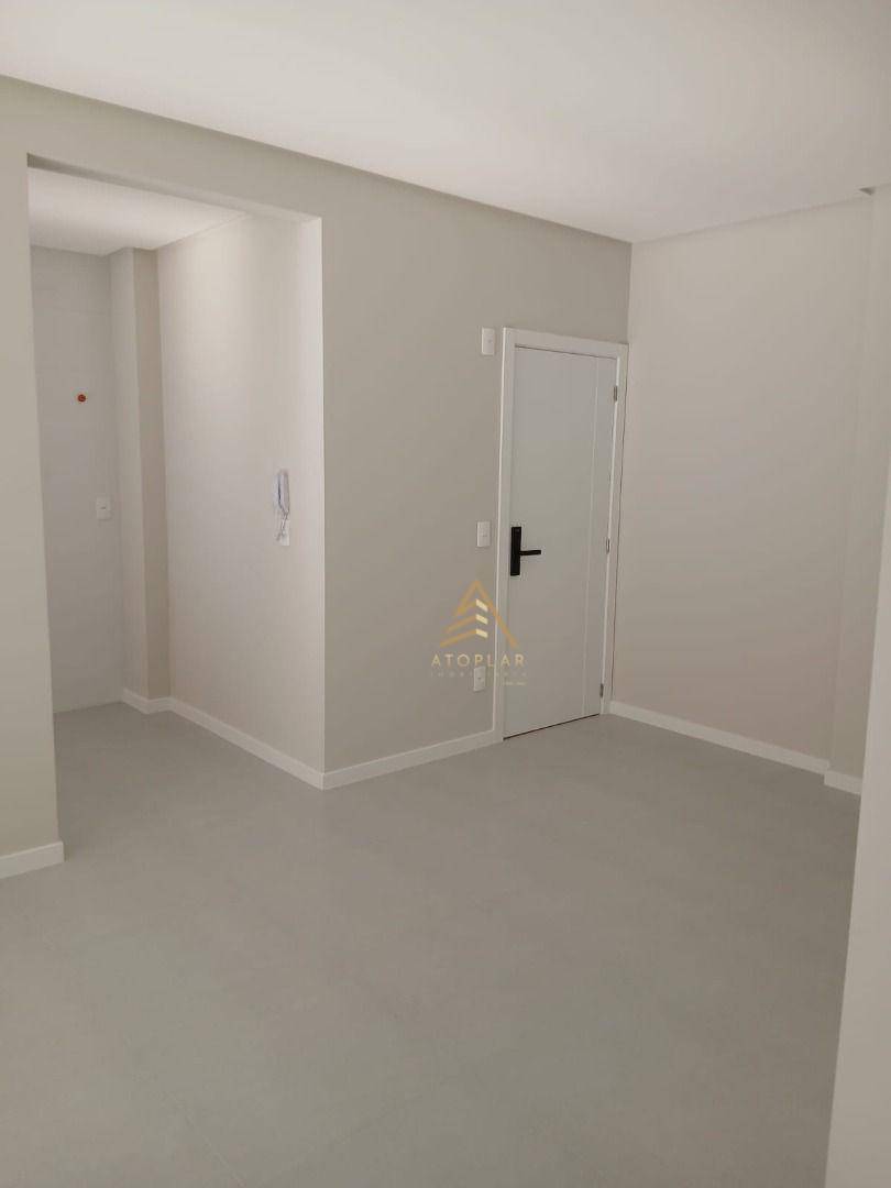 Apartamento, 2 quartos, 76 m² - Foto 2