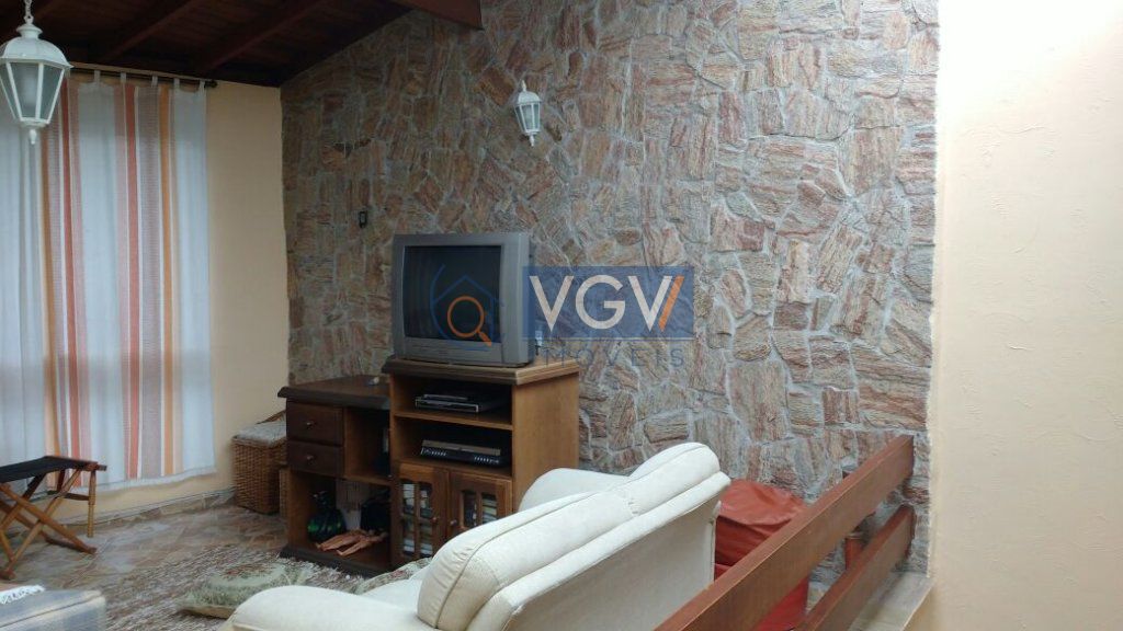 Casa à venda com 2 quartos, 180m² - Foto 7