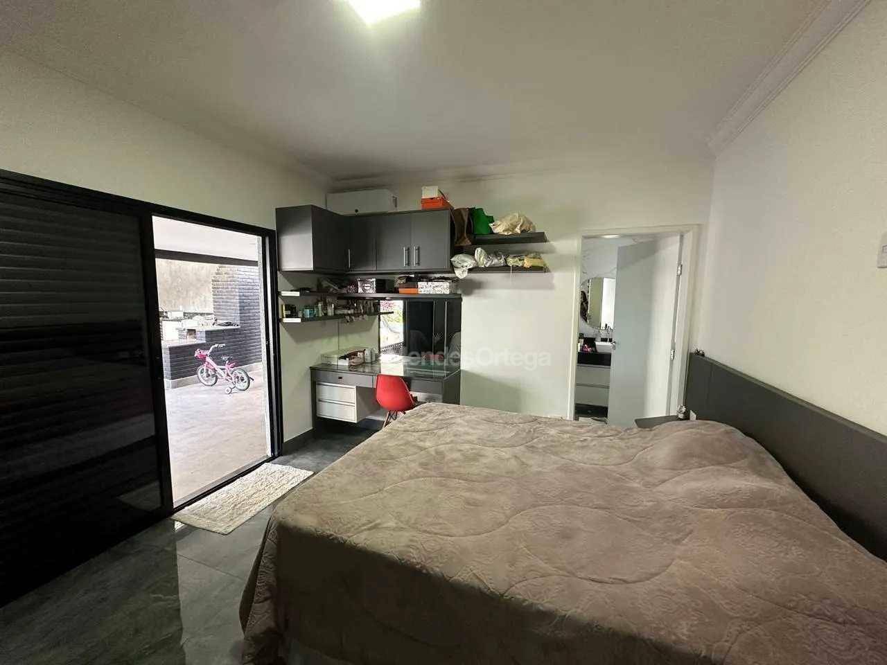 Casa à venda e aluguel com 3 quartos, 310m² - Foto 11