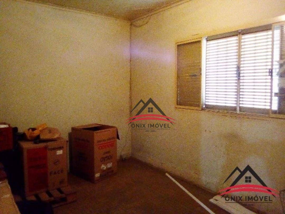 Casa à venda com 3 quartos, 700m² - Foto 6